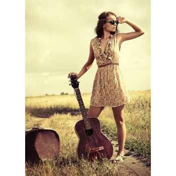 Κορίτσι μαζί με την κιθάρα της