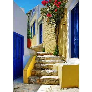 'Ομορφο πολύχρωμο σοκάκι σε Ελληνικό νησί